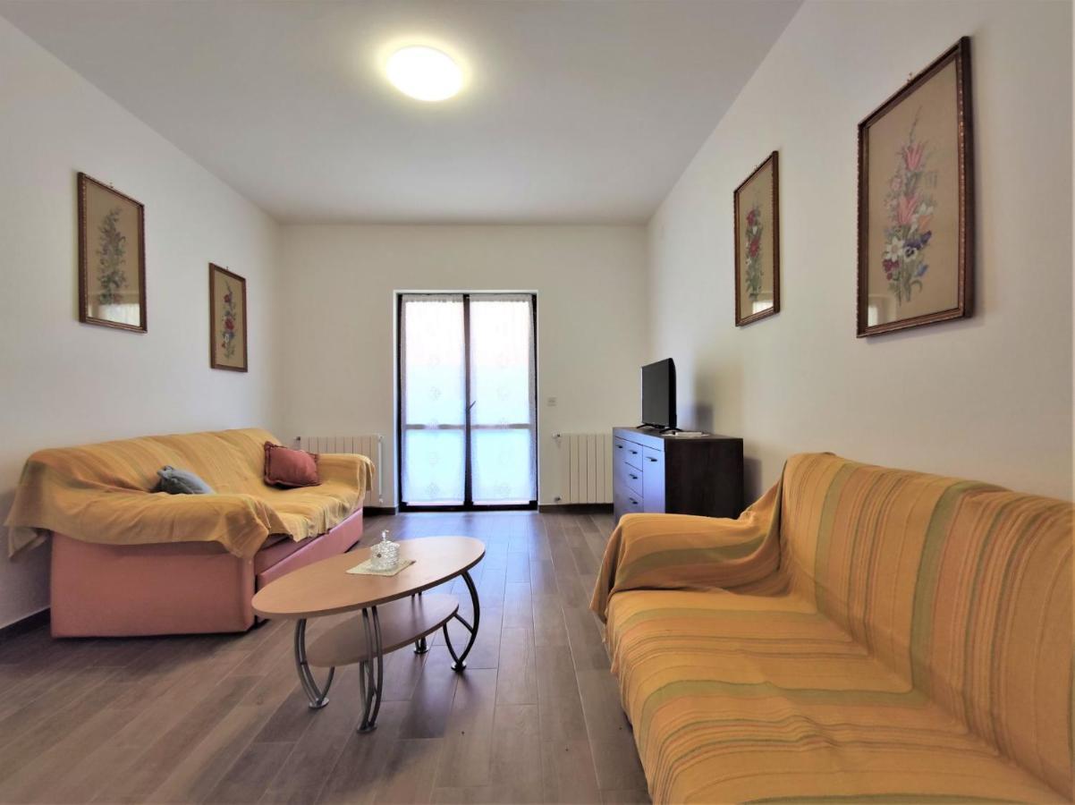 Apartments Morena Rakalj Pokoj fotografie